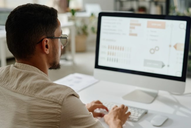 Як визначити цільову аудиторію Facebook та розрахувати рентабельність реклами